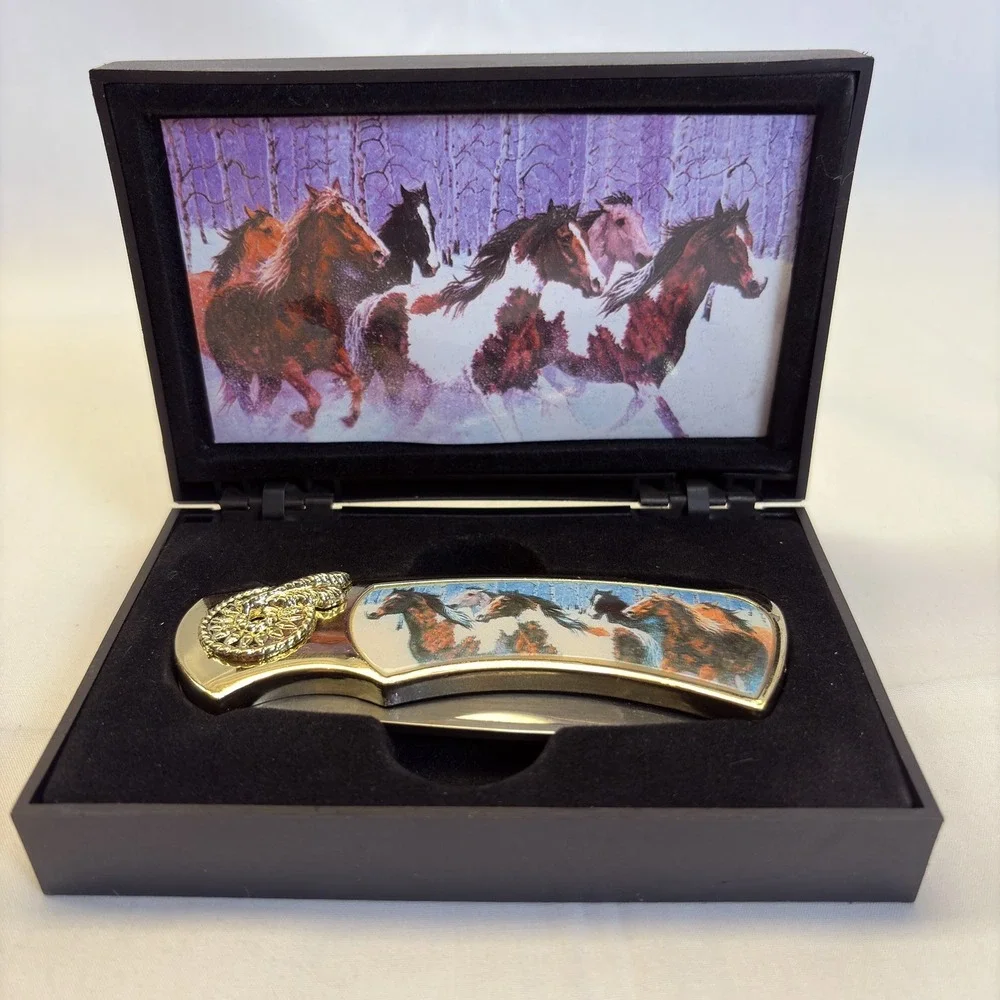 Horse And Horses Graphic Gold Tone Display Lock Knife Drop Point S2-461